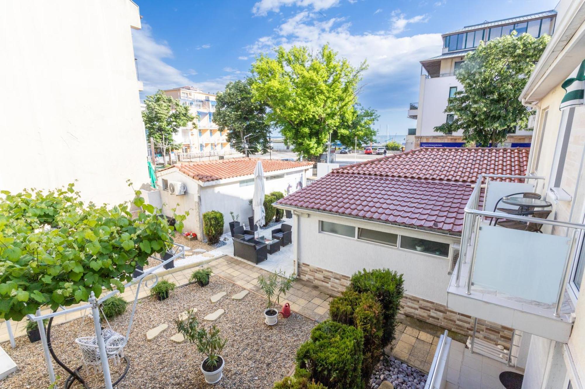 Guest House Desi - Къща За Гости Деси Balchik Exterior foto